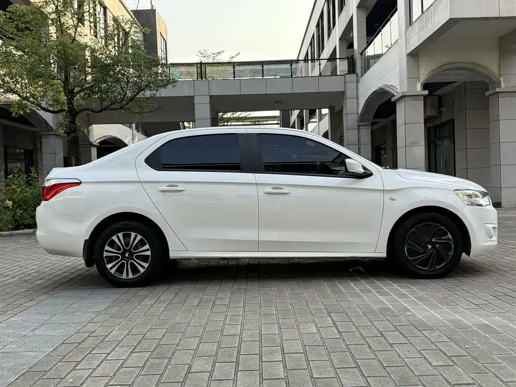 Citroen Elysee — миниатюра 12