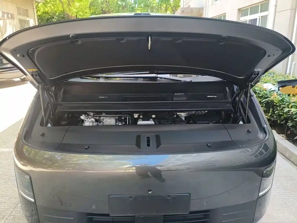 Li Auto Li MEGA — миниатюра 20