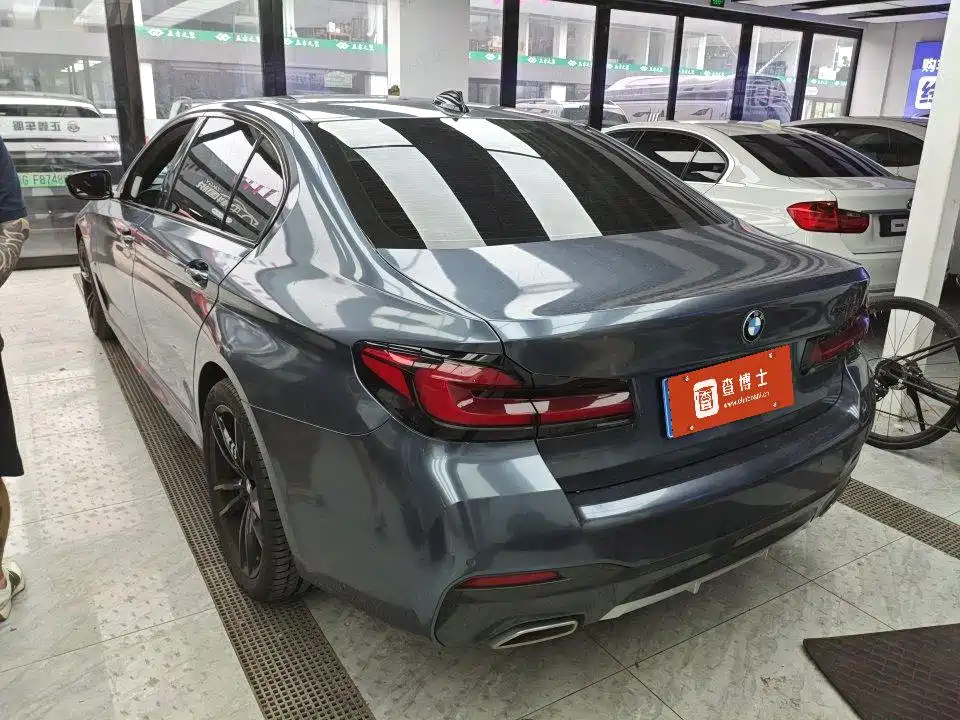 BMW 5 Series — миниатюра 10