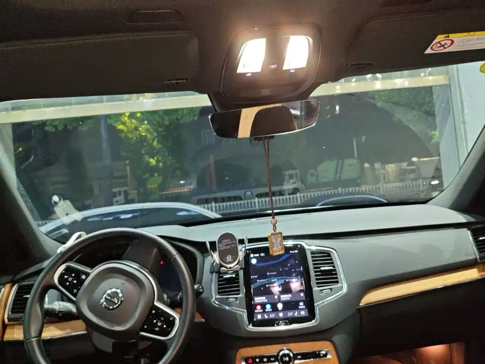 Volvo XC90 — миниатюра 4