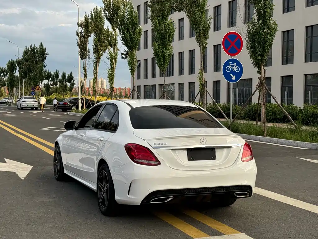 Mercedes-Benz C-Class — миниатюра 7
