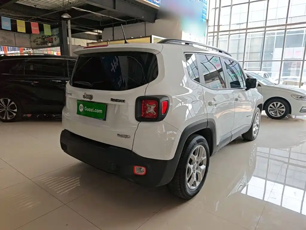 Jeep Renegade — миниатюра 7
