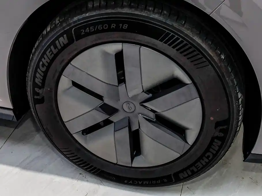 Li Auto Li MEGA — миниатюра 36
