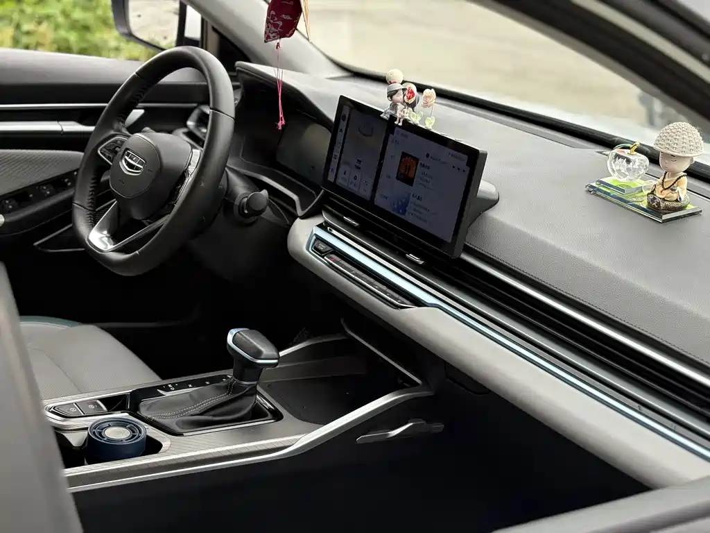 Geely Emgrand — миниатюра 6