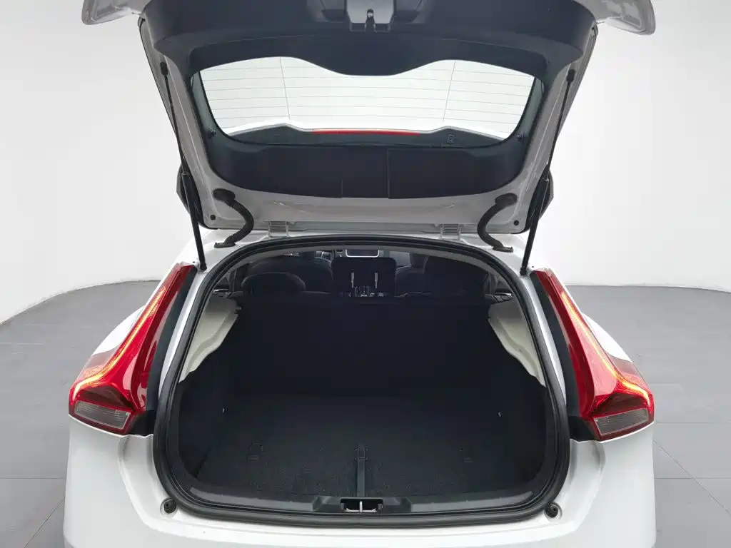 Volvo V40 — миниатюра 16