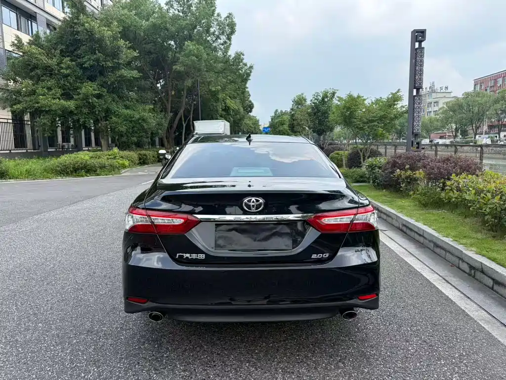 Toyota Camry — миниатюра 4