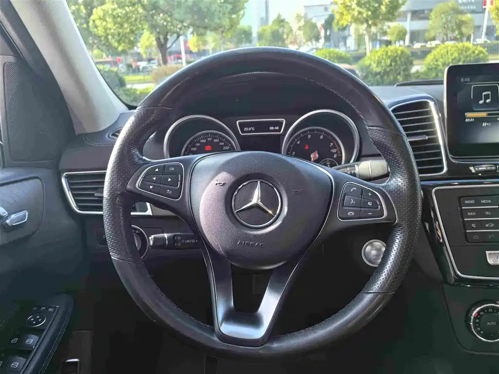 Mercedes-Benz GLE (Import) — миниатюра 11