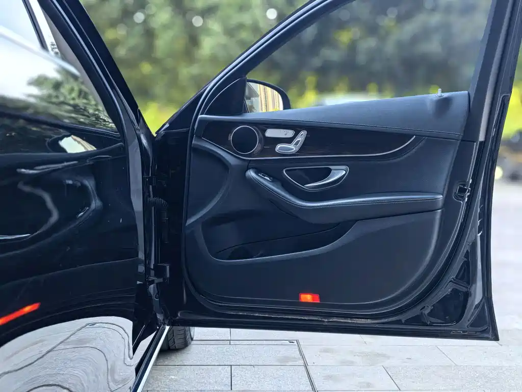 Mercedes-Benz C-Class — миниатюра 16