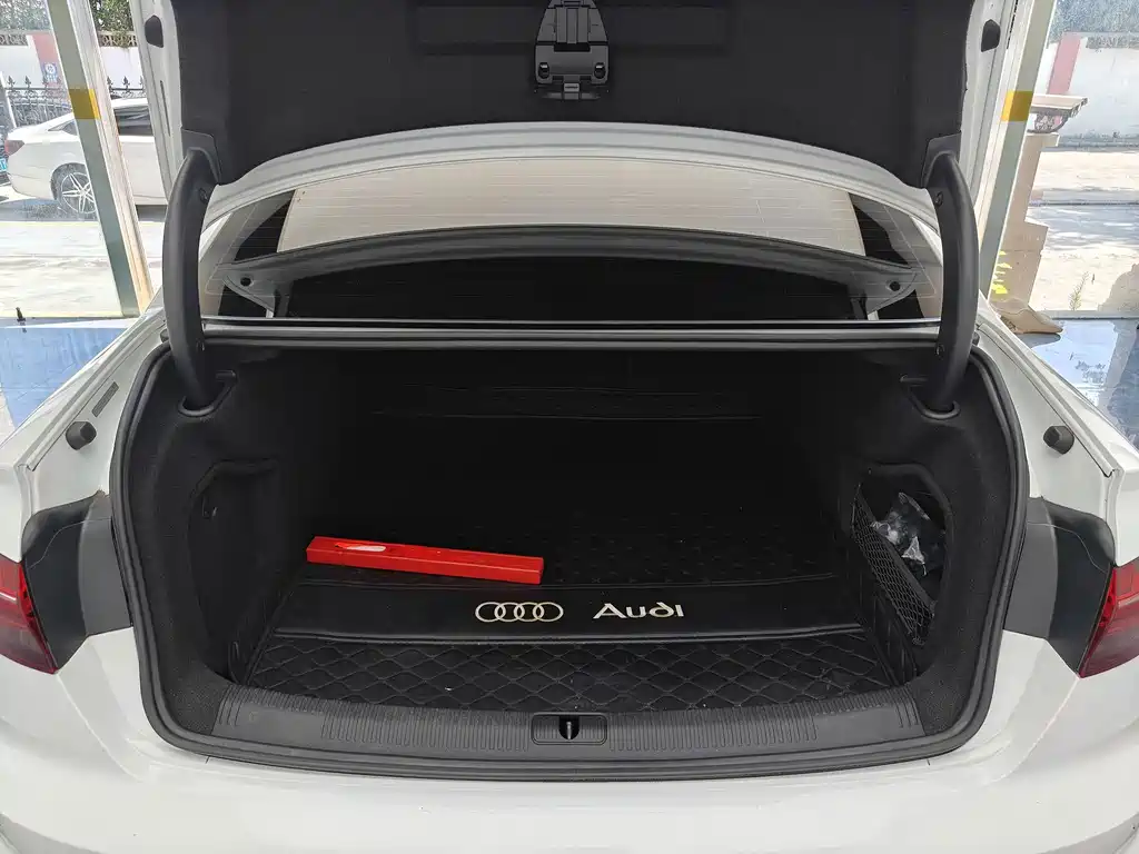 Audi A4L — миниатюра 7