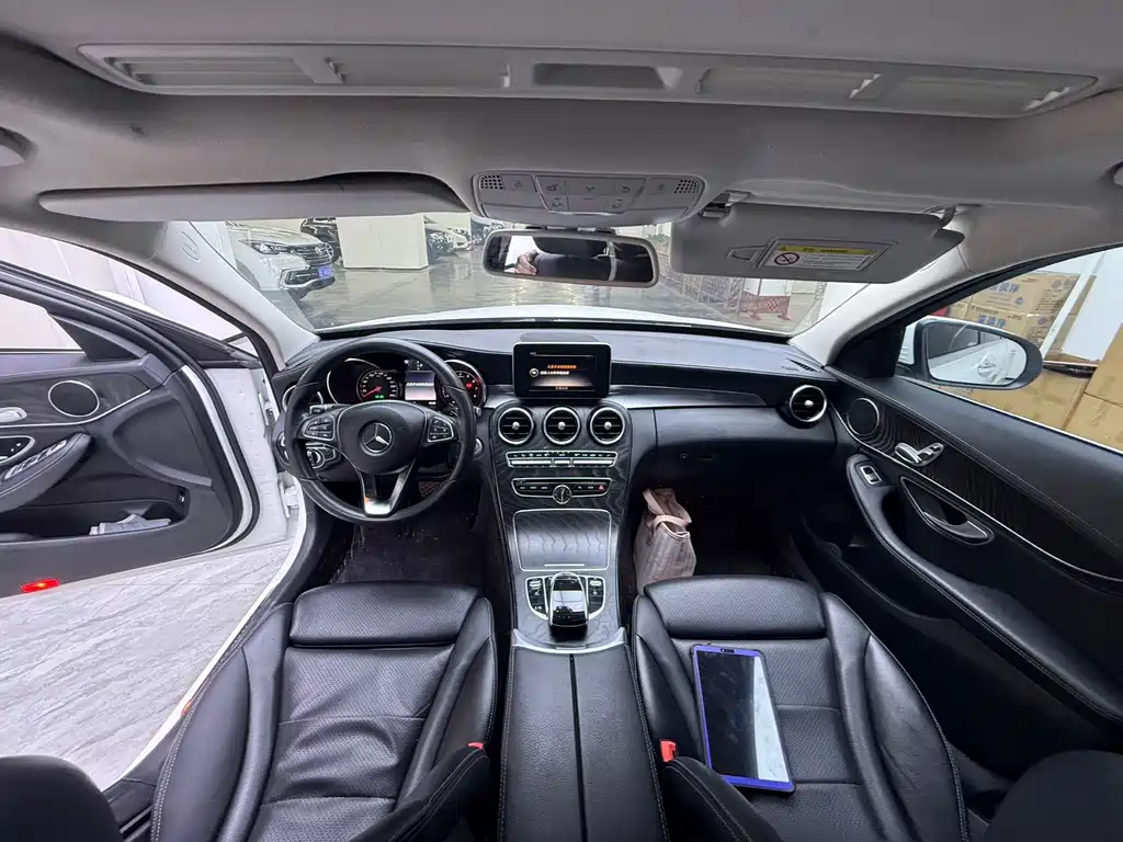 Mercedes-Benz C-Class — миниатюра 6