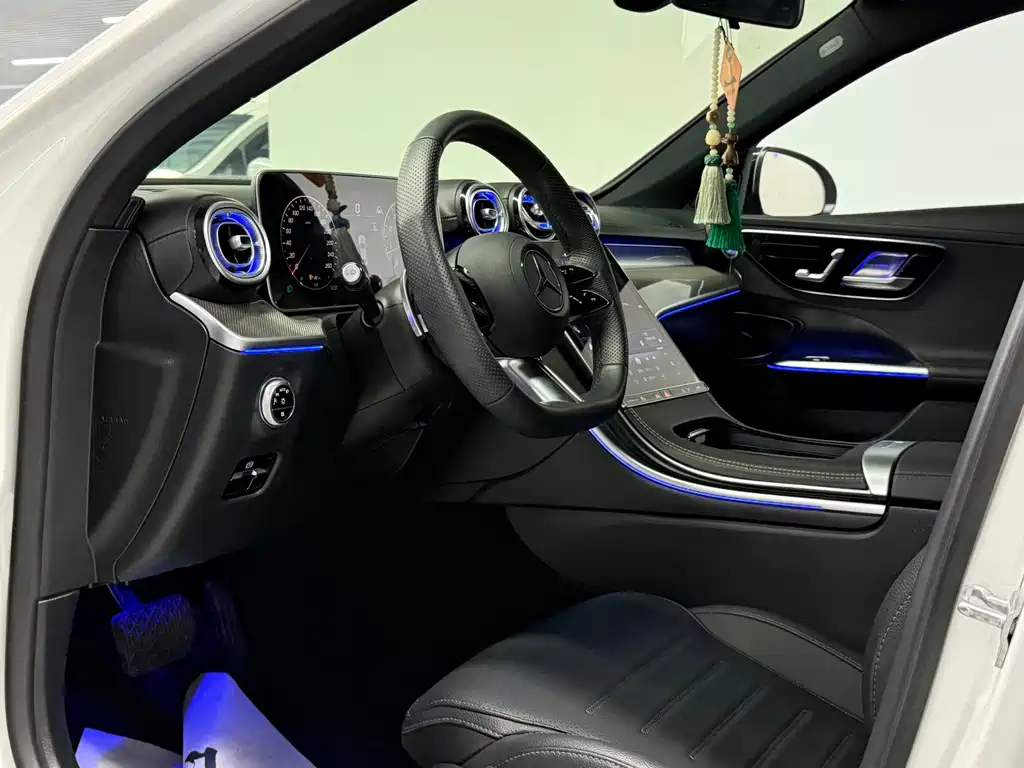 Mercedes-Benz C-Class — миниатюра 4