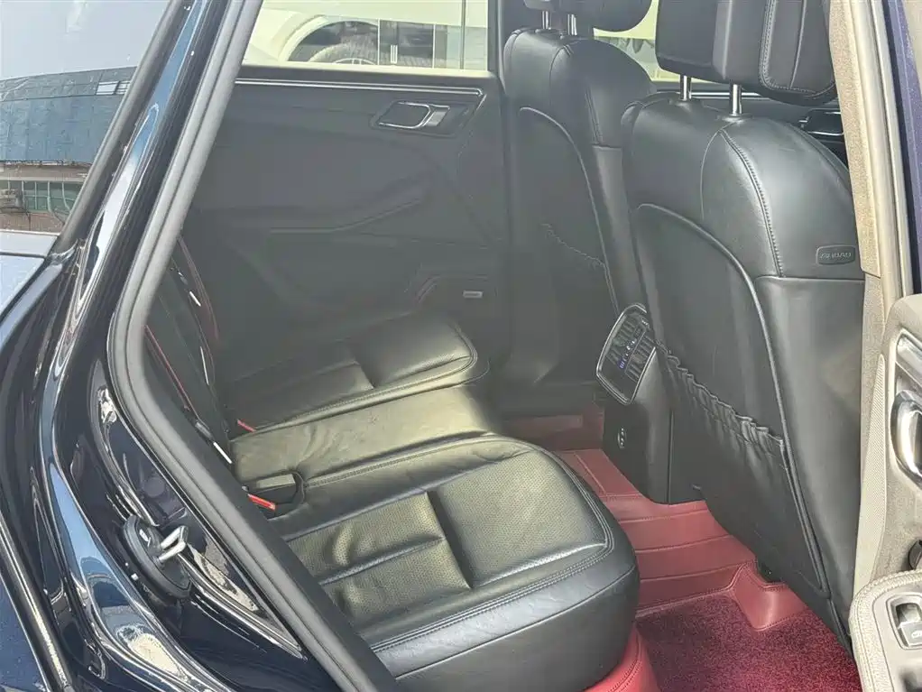 Porsche Macan — миниатюра 14