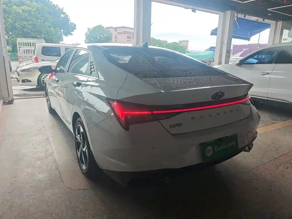 Hyundai Elantra — миниатюра 5