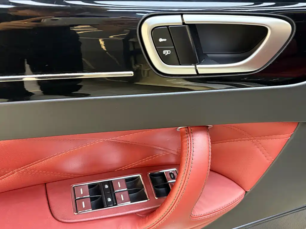 Bentley Flying Spur — миниатюра 10
