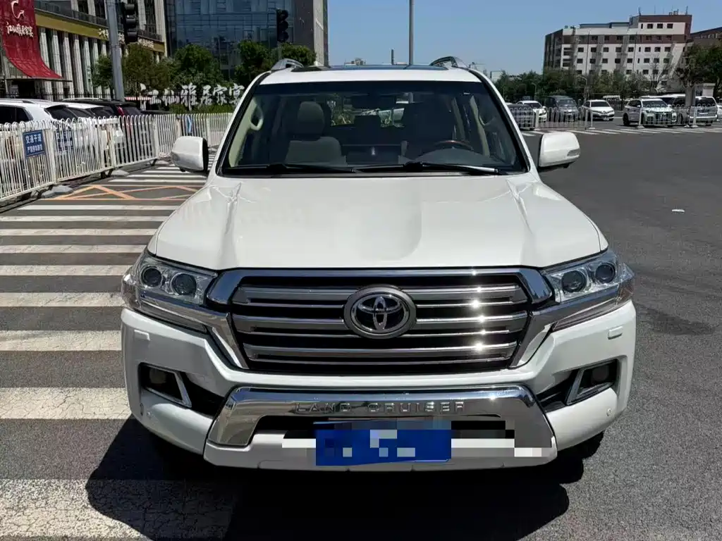Toyota Land Cruiser 2017 4.6L GX-R