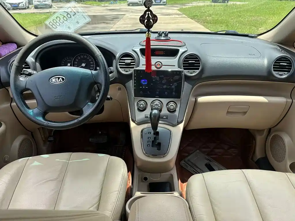 Kia Carens — миниатюра 7