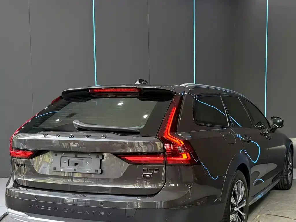 Volvo V90 — миниатюра 8