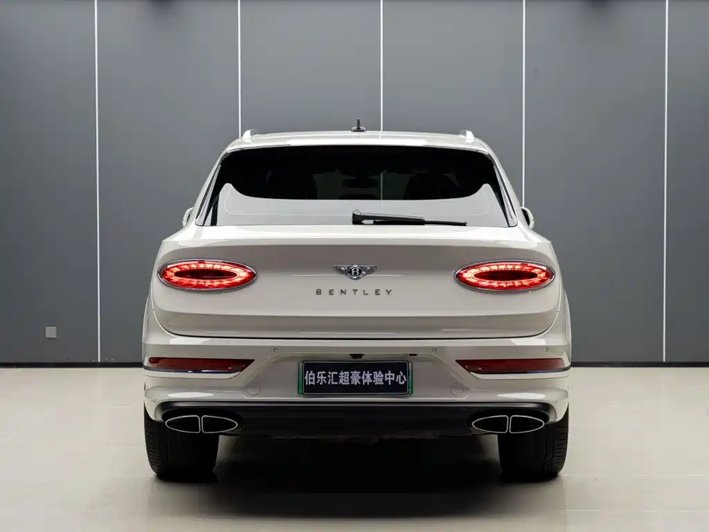 Bentley Bentayga PHEV — миниатюра 7