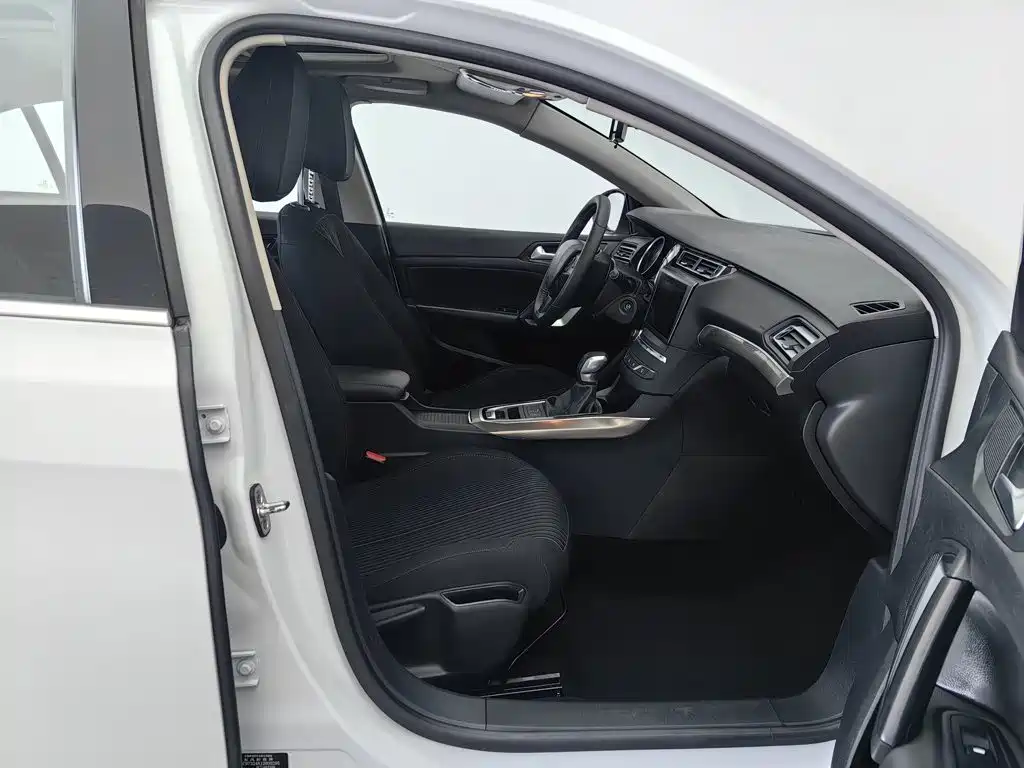 Peugeot 408 — миниатюра 23