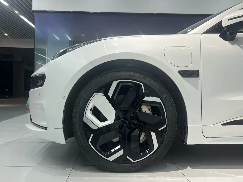 ZEEKR EXTREME KRYPTON 001