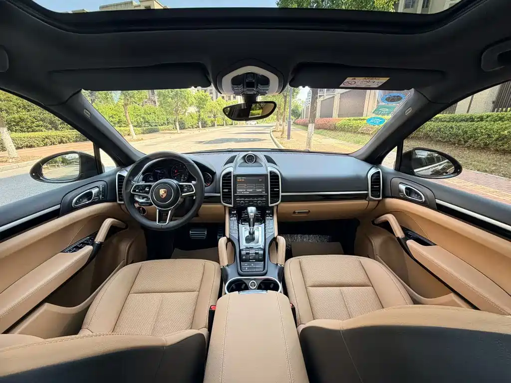 Porsche Cayenne — миниатюра 9