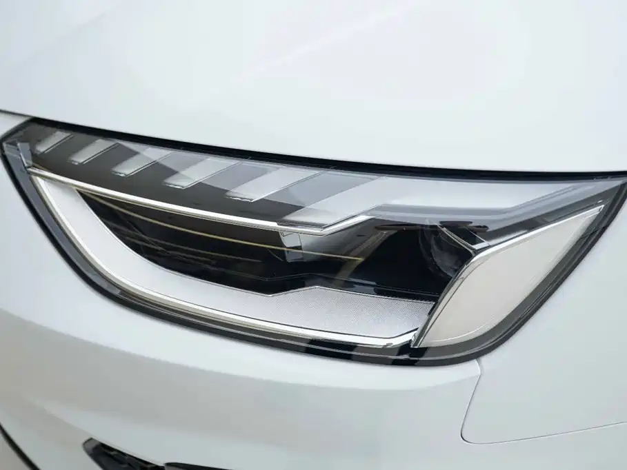 Audi A4L — миниатюра 14