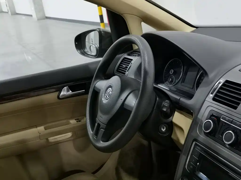 Volkswagen Touran — миниатюра 22