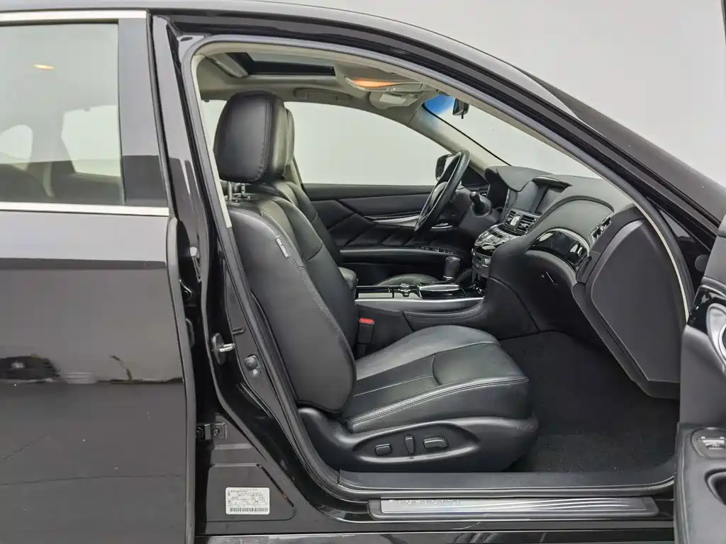 Infiniti Q70 — миниатюра 23