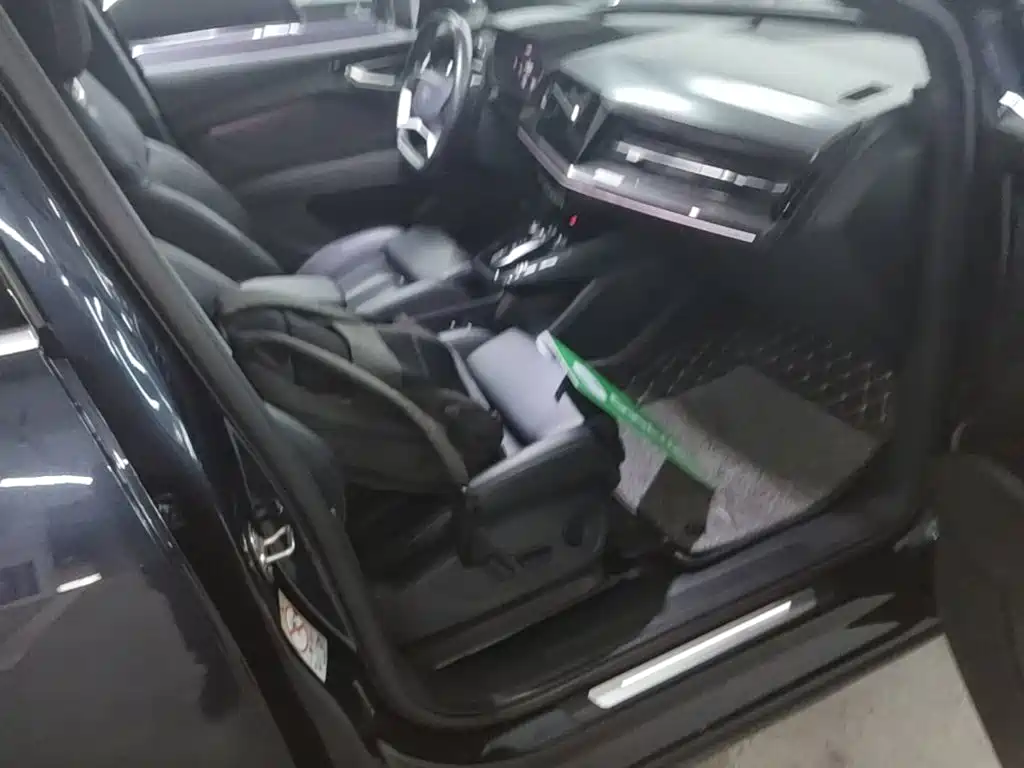Audi Q4 e-tron — миниатюра 25