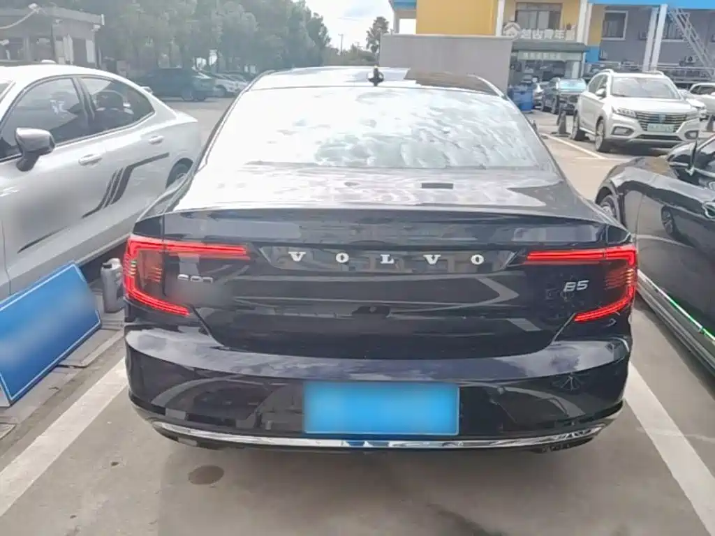 Volvo S90 — миниатюра 6