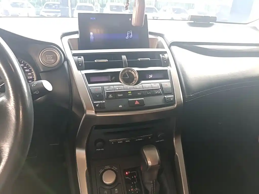 Lexus NX — миниатюра 13