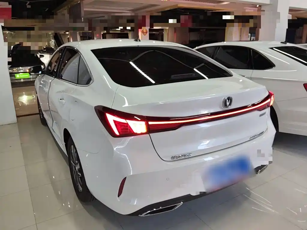 Changan Eado — миниатюра 5