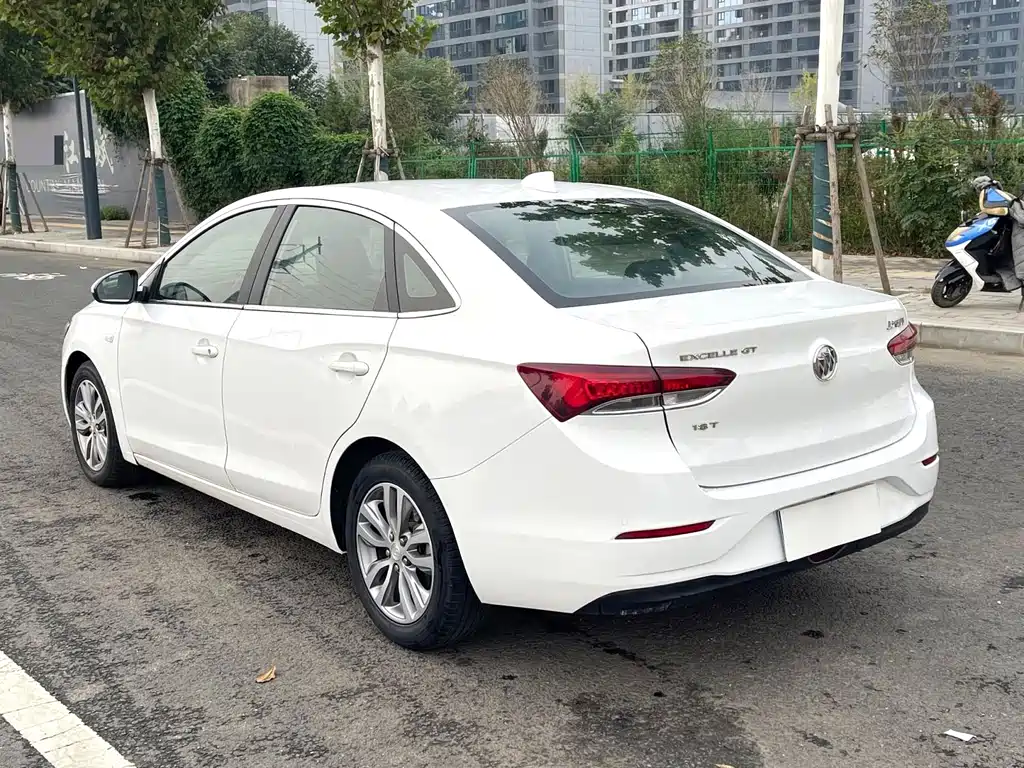 Buick Excelle — миниатюра 7