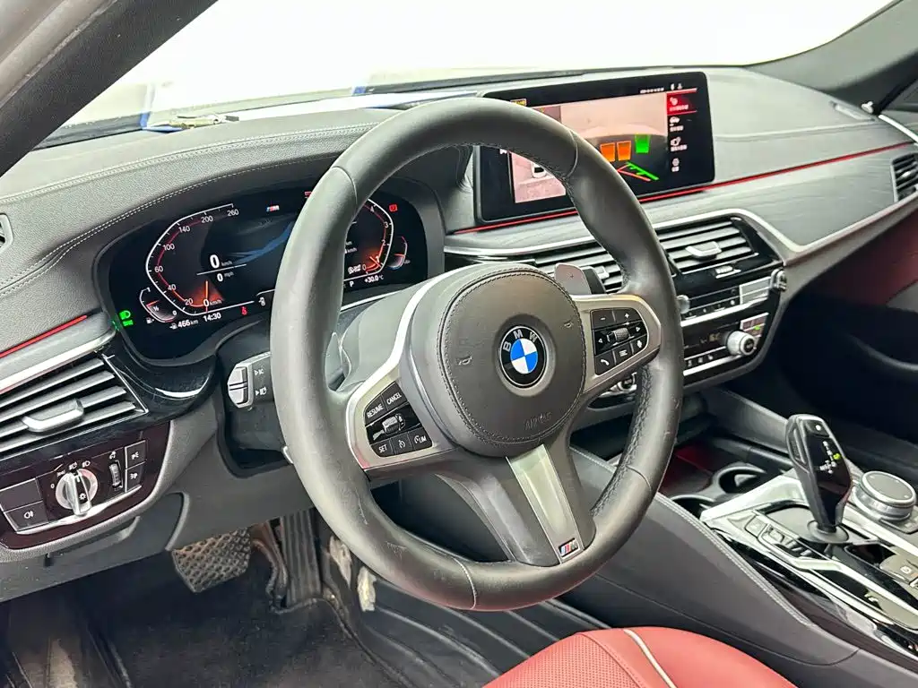 BMW 5 Series — миниатюра 13
