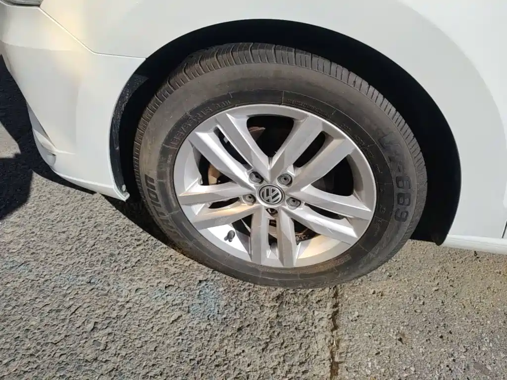Volkswagen Jetta — миниатюра 23