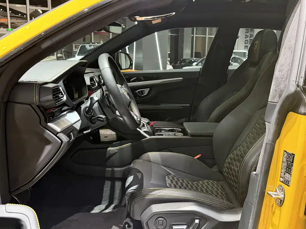 Lamborghini Urus 2021 4.0T V8