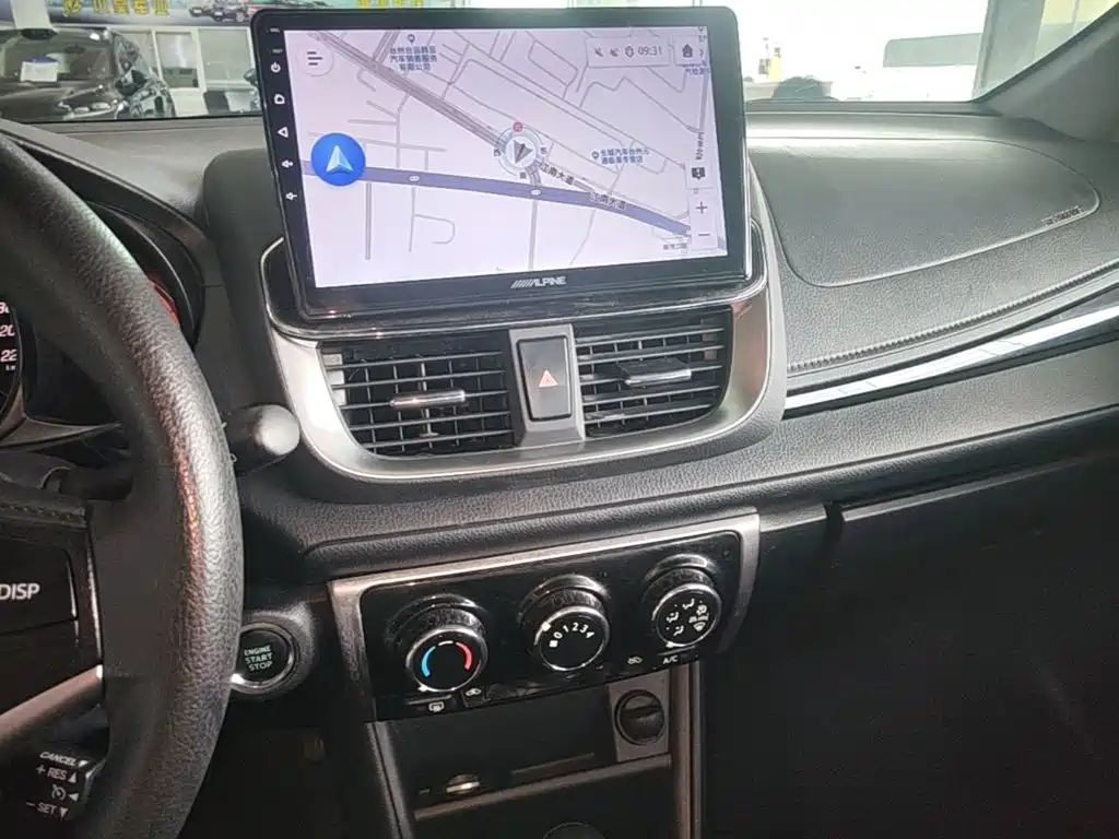 Toyota Yaris L — миниатюра 13