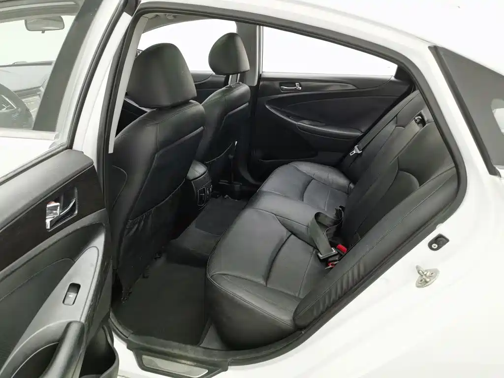 Hyundai Sonata — миниатюра 15