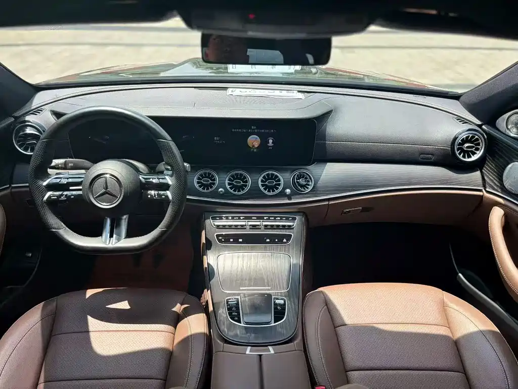 Mercedes-Benz E-Class — миниатюра 6