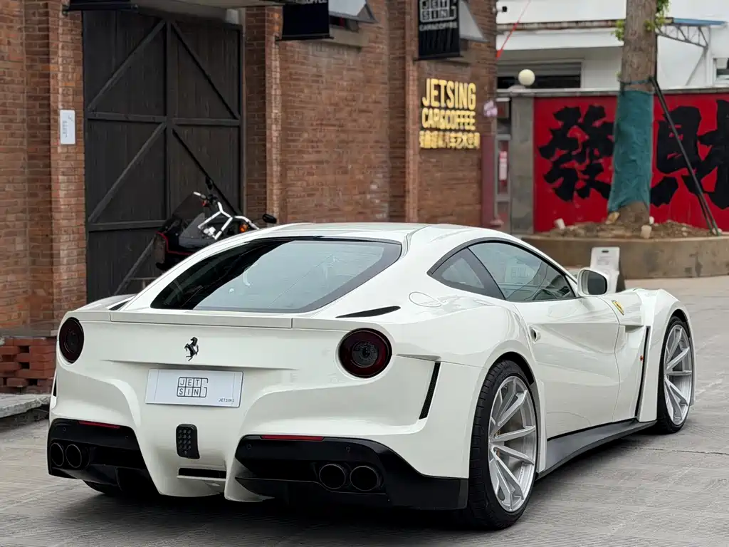 Ferrari F12berlinetta 2013 6.3L