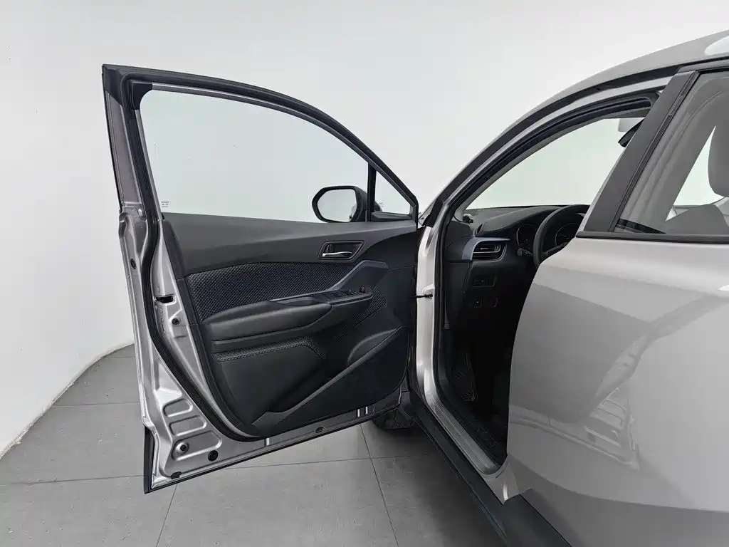 Toyota IZOA — миниатюра 8