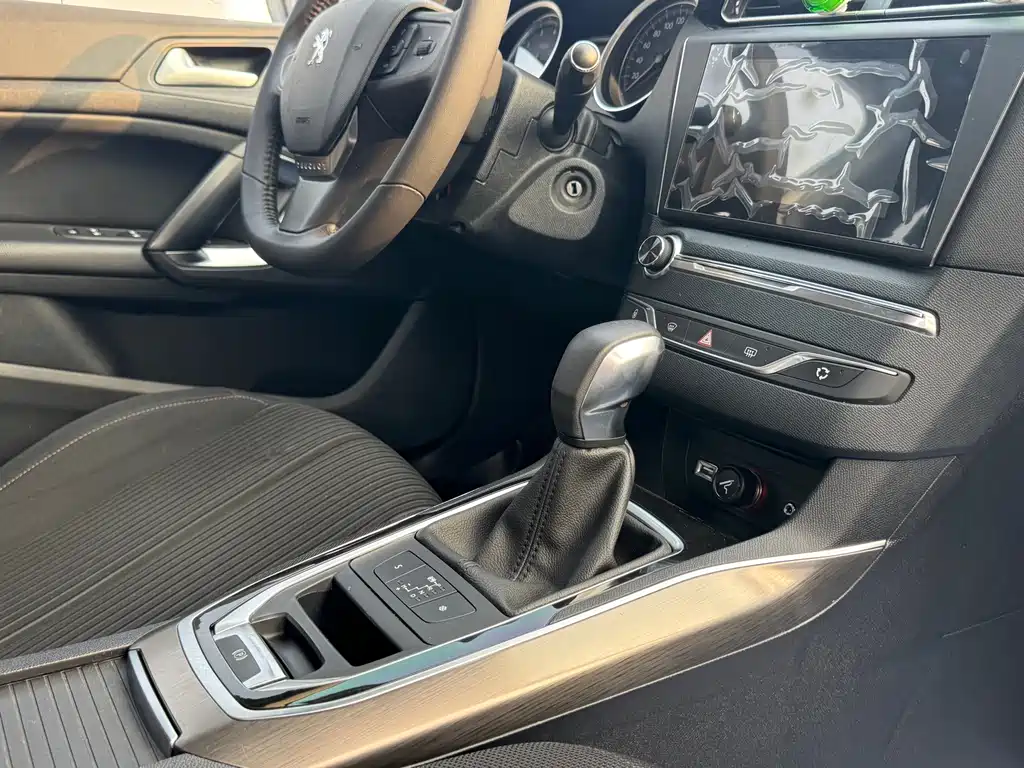 Peugeot 408 — миниатюра 16