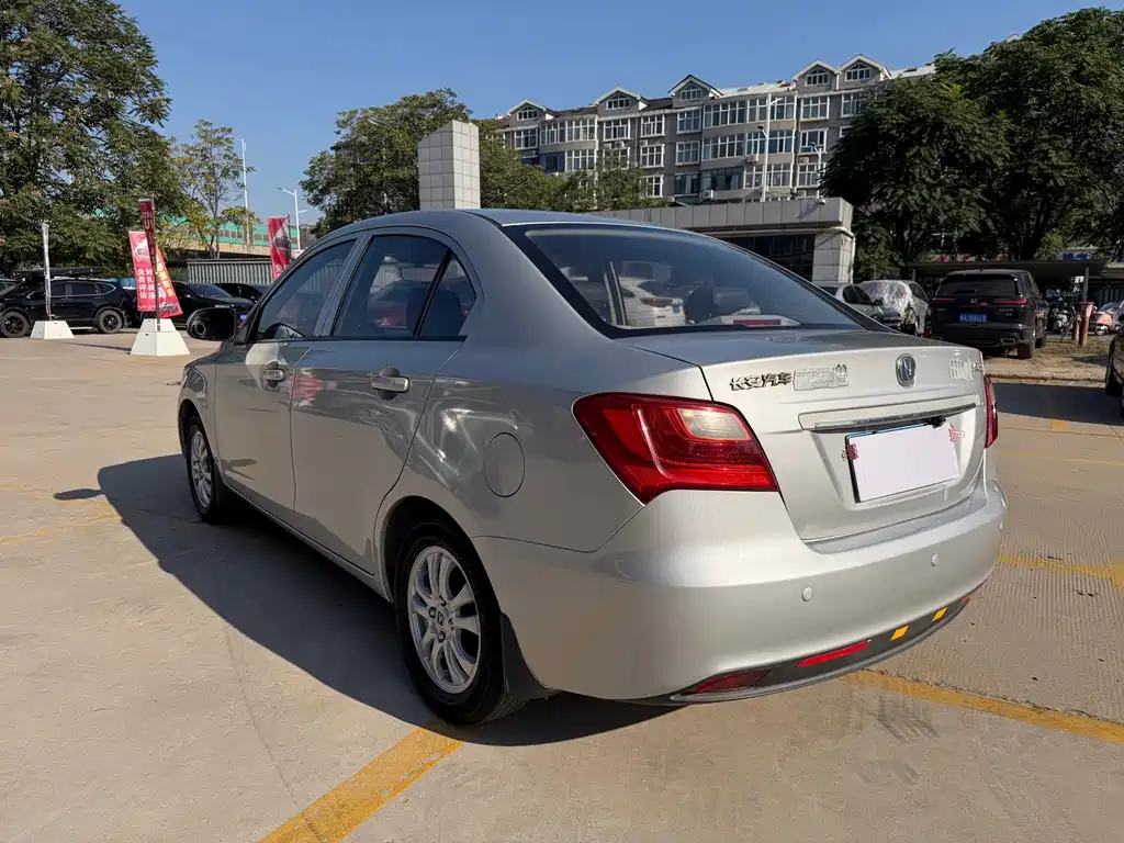 Changan V3 — миниатюра 3