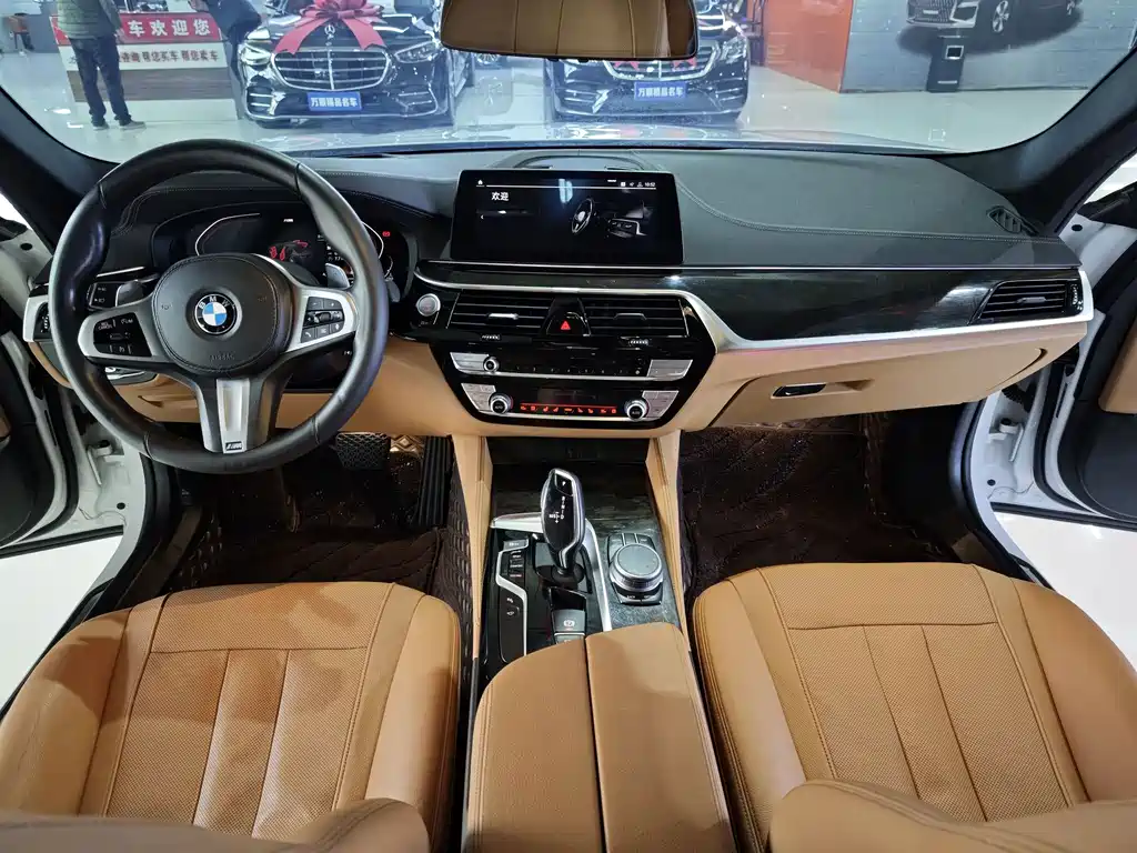 BMW 5 Series — миниатюра 14