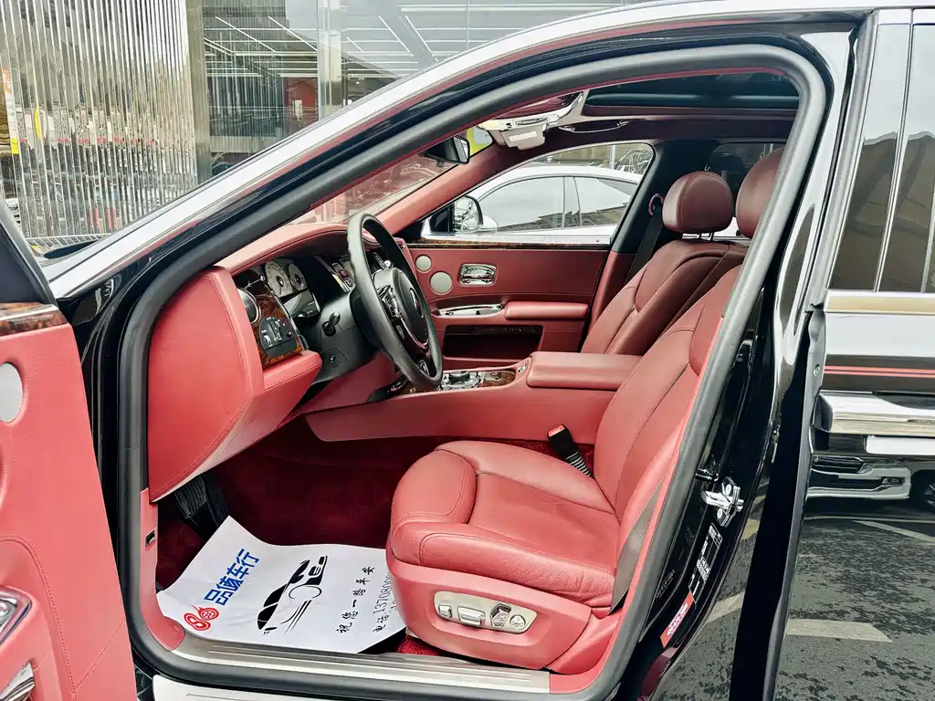 Rolls-Royce Ghost — миниатюра 10