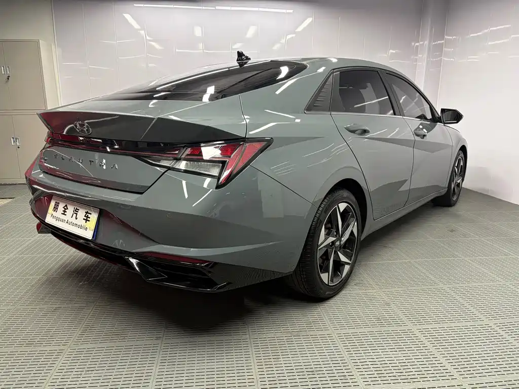 Hyundai Elantra — миниатюра 18