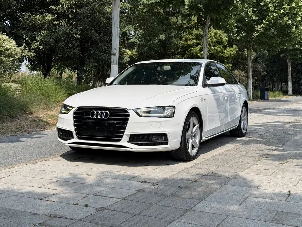 Audi A4L 2015