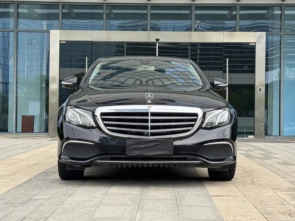 Mercedes-Benz E-Class — миниатюра 2