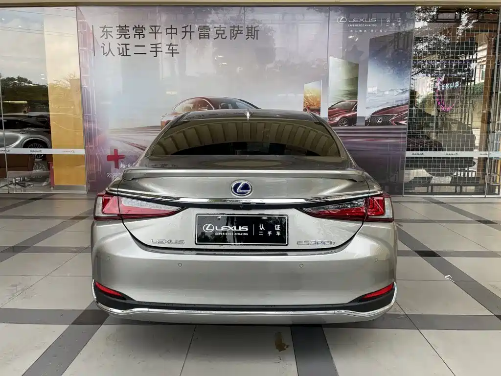 Lexus ES — миниатюра 9