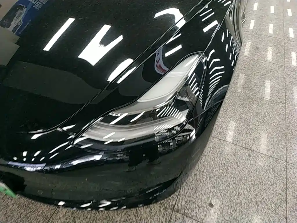 Tesla Model 3 — миниатюра 24
